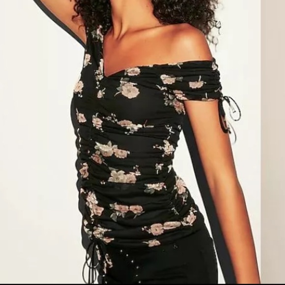 Express Off Shoulder Top - Picture 2 of 3